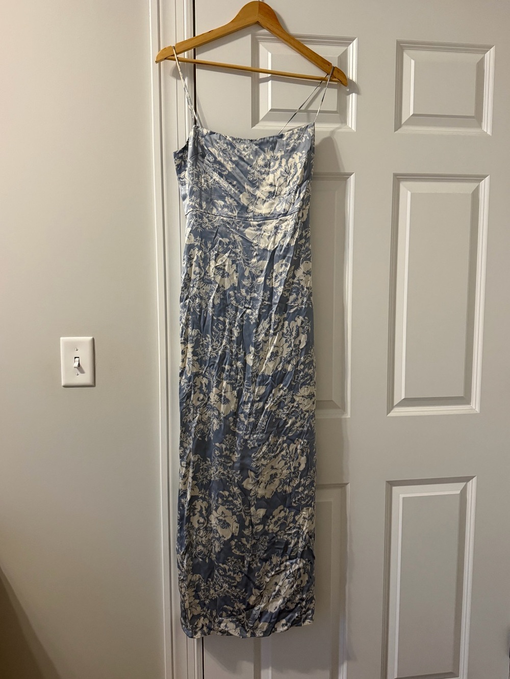 Reformation Frankie Blue & White Floral Satin Dress Size 4